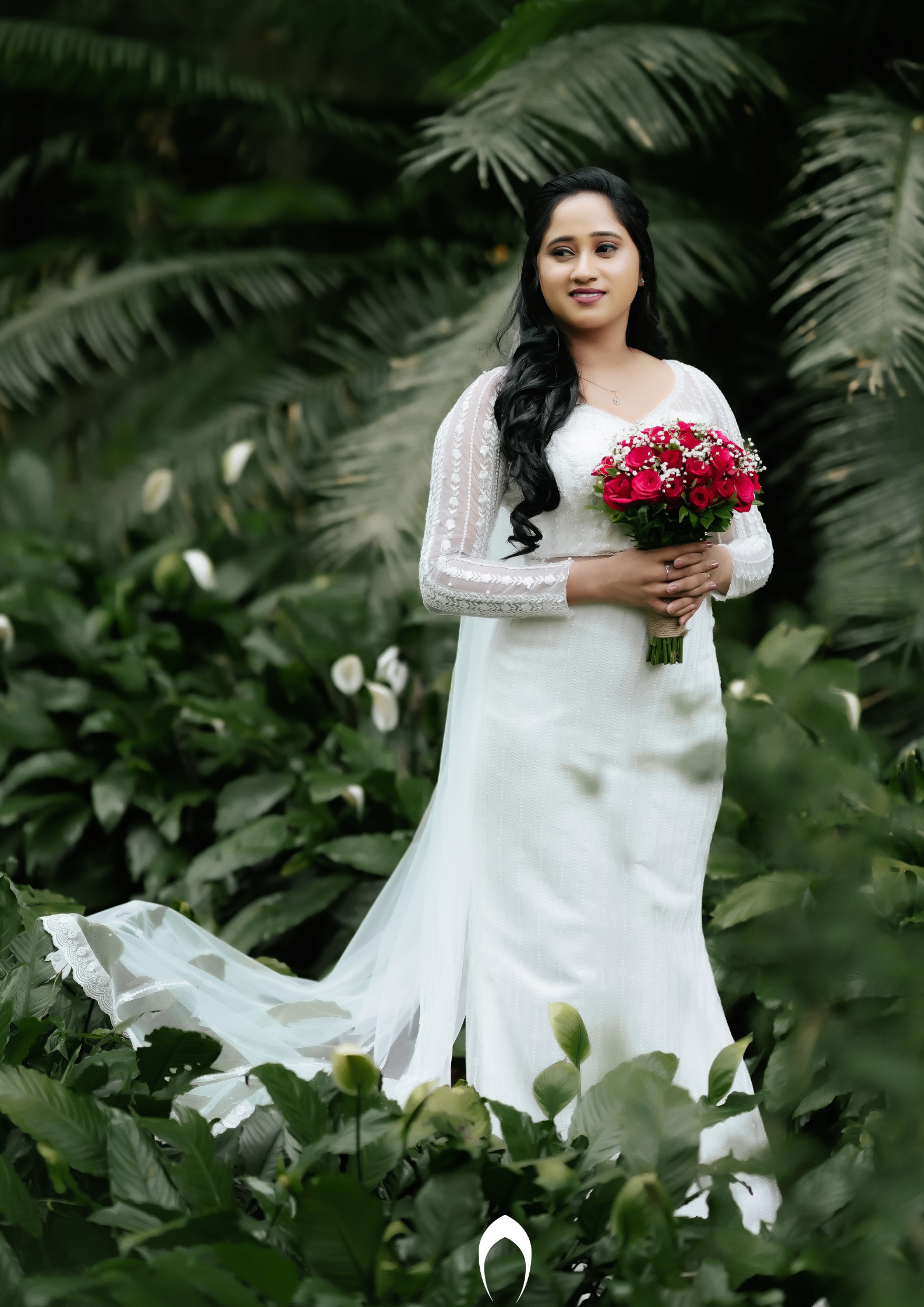 Beauty bride in bridal gown indoors. Beautiful model girl in a white  wedding dress. Female portrait of cute lady. Woman with hai Stock Photo -  Alamy